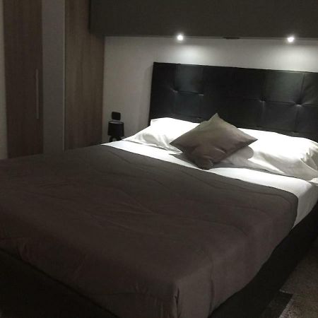 Mb95 - Mezzocannone Luxurious Bed&Breakfast Neapel Exteriör bild