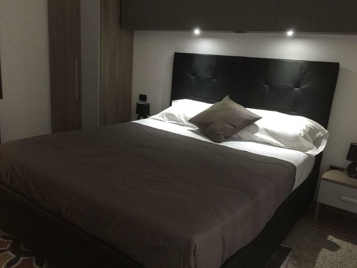 Mb95 - Mezzocannone Luxurious Bed&Breakfast Neapel Exteriör bild